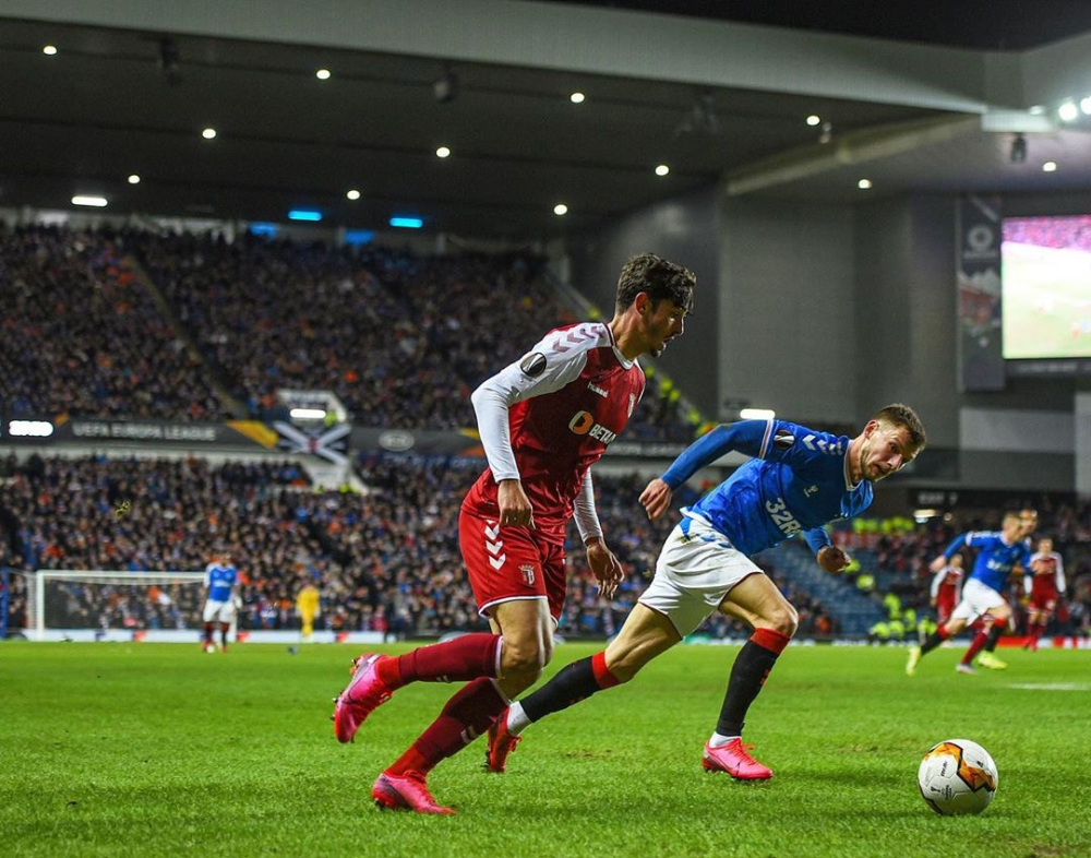 九游登录-巴萨回归首秀大放异彩，库里主场球迷高呼名字(漫长的7分钟!巴萨官方集锦告别梅西,红蓝球迷边看边哭)